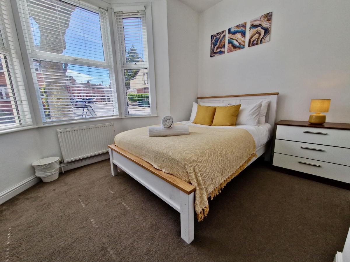 קובנטרי Incredible Private Rooms All With Private Bathrooms In A Fully Serviced House Next To City Centre With Free Parking מראה חיצוני תמונה