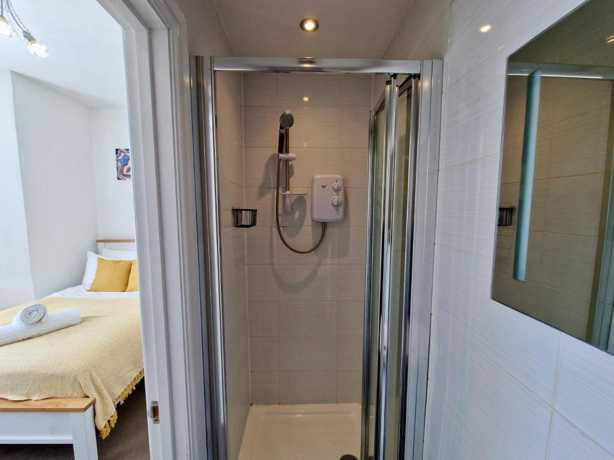 קובנטרי Incredible Private Rooms All With Private Bathrooms In A Fully Serviced House Next To City Centre With Free Parking מראה חיצוני תמונה