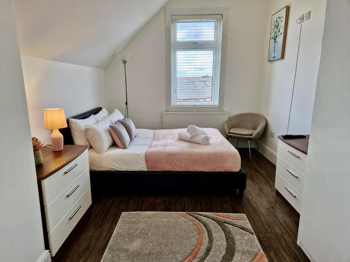 קובנטרי Incredible Private Rooms All With Private Bathrooms In A Fully Serviced House Next To City Centre With Free Parking מראה חיצוני תמונה