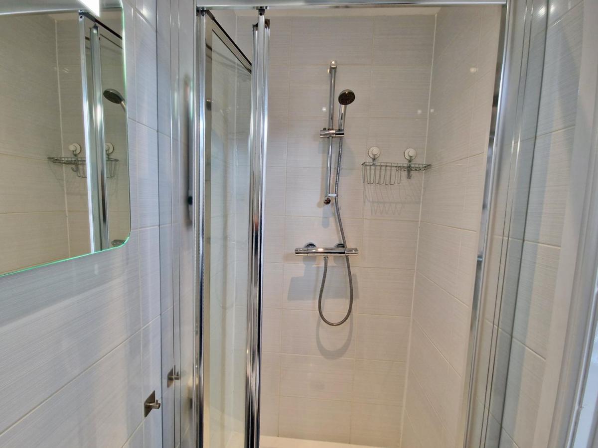 קובנטרי Incredible Private Rooms All With Private Bathrooms In A Fully Serviced House Next To City Centre With Free Parking מראה חיצוני תמונה