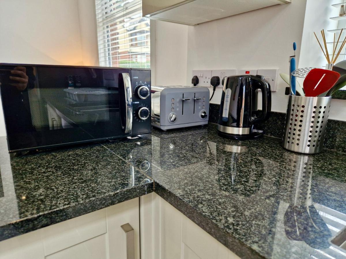 קובנטרי Incredible Private Rooms All With Private Bathrooms In A Fully Serviced House Next To City Centre With Free Parking מראה חיצוני תמונה