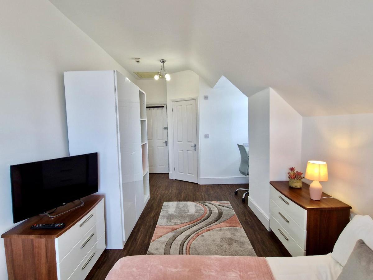 קובנטרי Incredible Private Rooms All With Private Bathrooms In A Fully Serviced House Next To City Centre With Free Parking מראה חיצוני תמונה