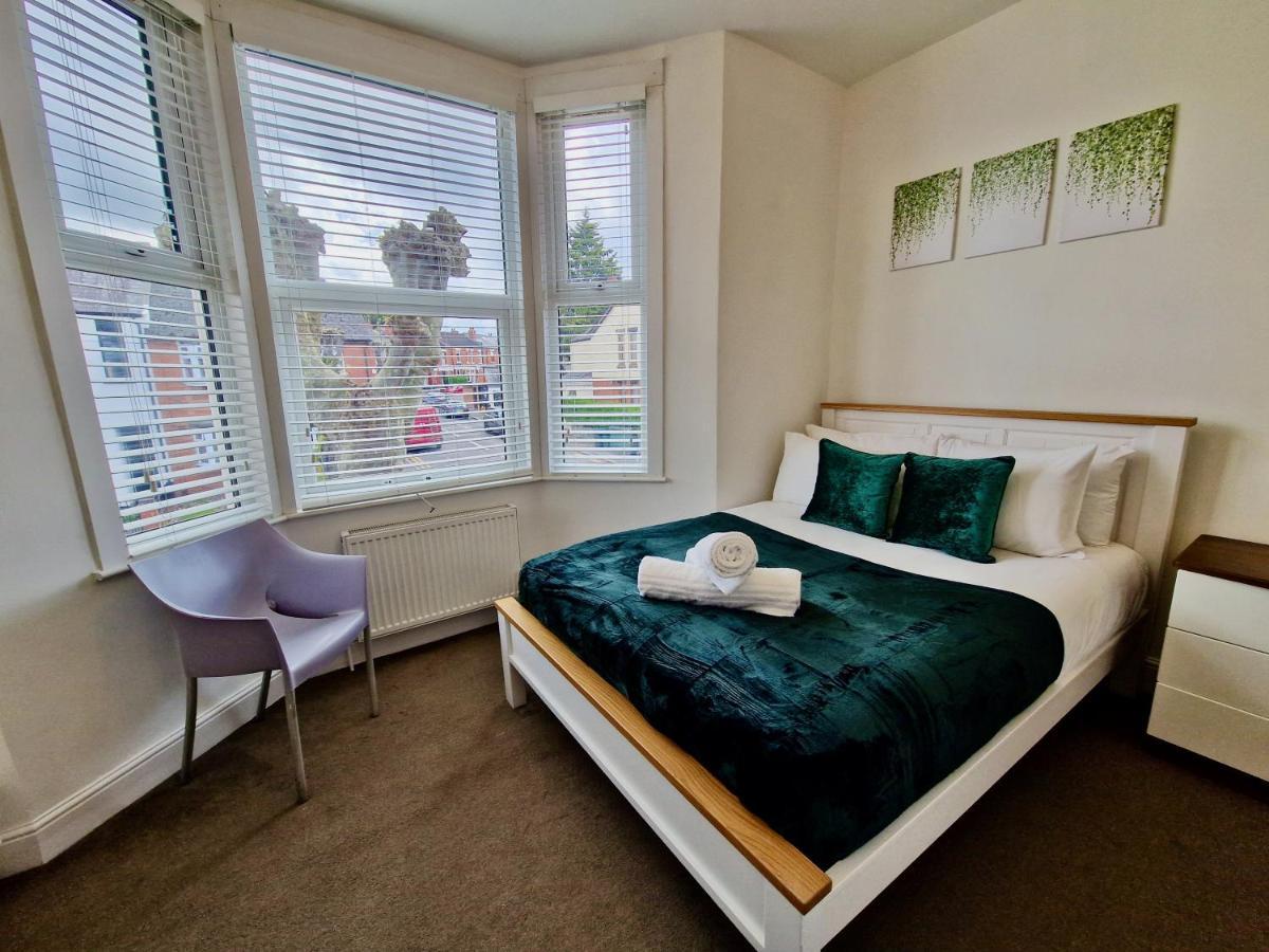 קובנטרי Incredible Private Rooms All With Private Bathrooms In A Fully Serviced House Next To City Centre With Free Parking מראה חיצוני תמונה