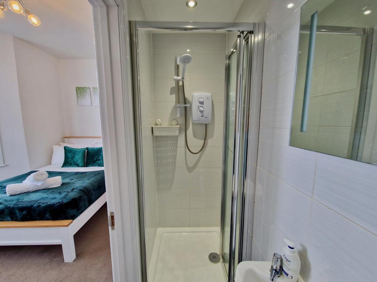 קובנטרי Incredible Private Rooms All With Private Bathrooms In A Fully Serviced House Next To City Centre With Free Parking מראה חיצוני תמונה