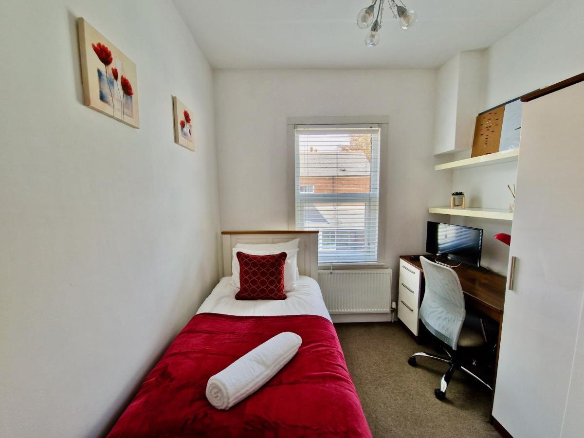 קובנטרי Incredible Private Rooms All With Private Bathrooms In A Fully Serviced House Next To City Centre With Free Parking מראה חיצוני תמונה