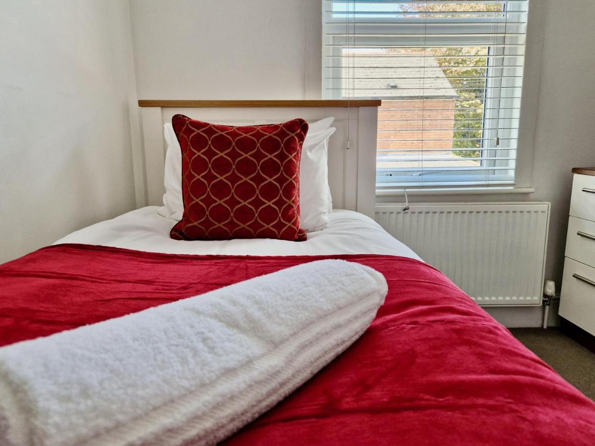 קובנטרי Incredible Private Rooms All With Private Bathrooms In A Fully Serviced House Next To City Centre With Free Parking מראה חיצוני תמונה
